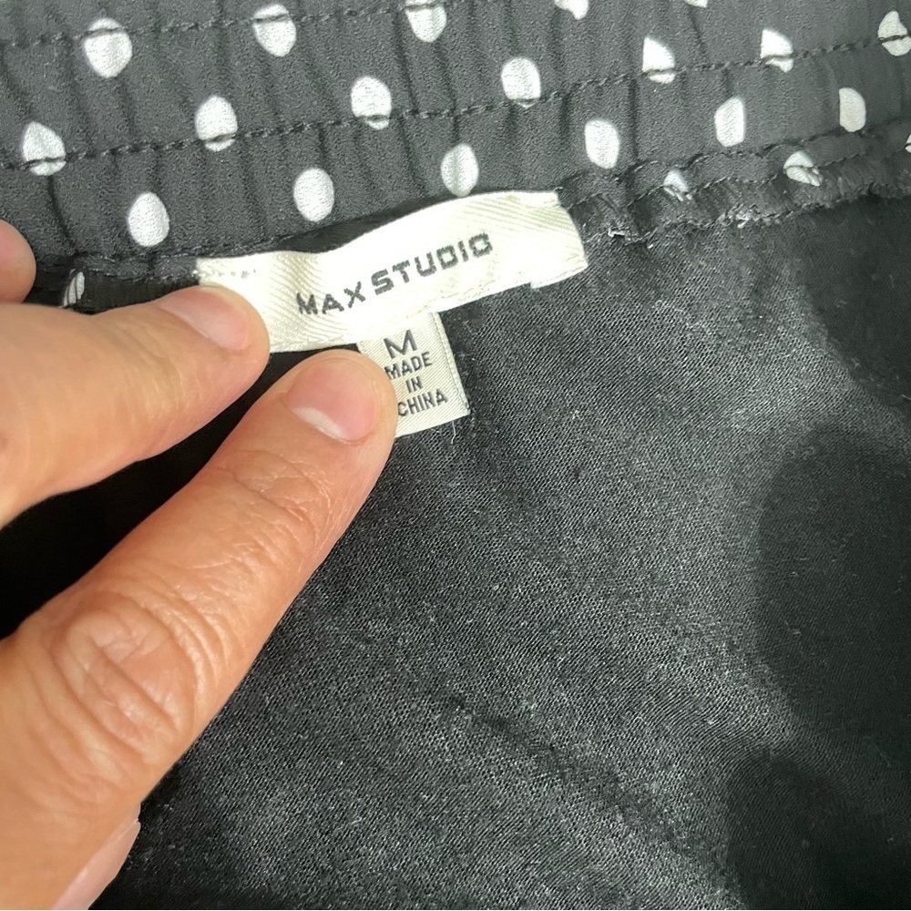 Max Studio Skirt Size M Black White Polka Dot Pleated Skirt Elastic Waist - Picture 9 of 15